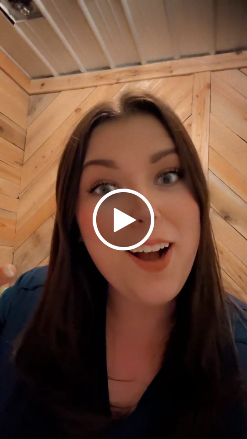 Customer video review of “Mama” Necklace – 18k Gold Plated Stainless Steel