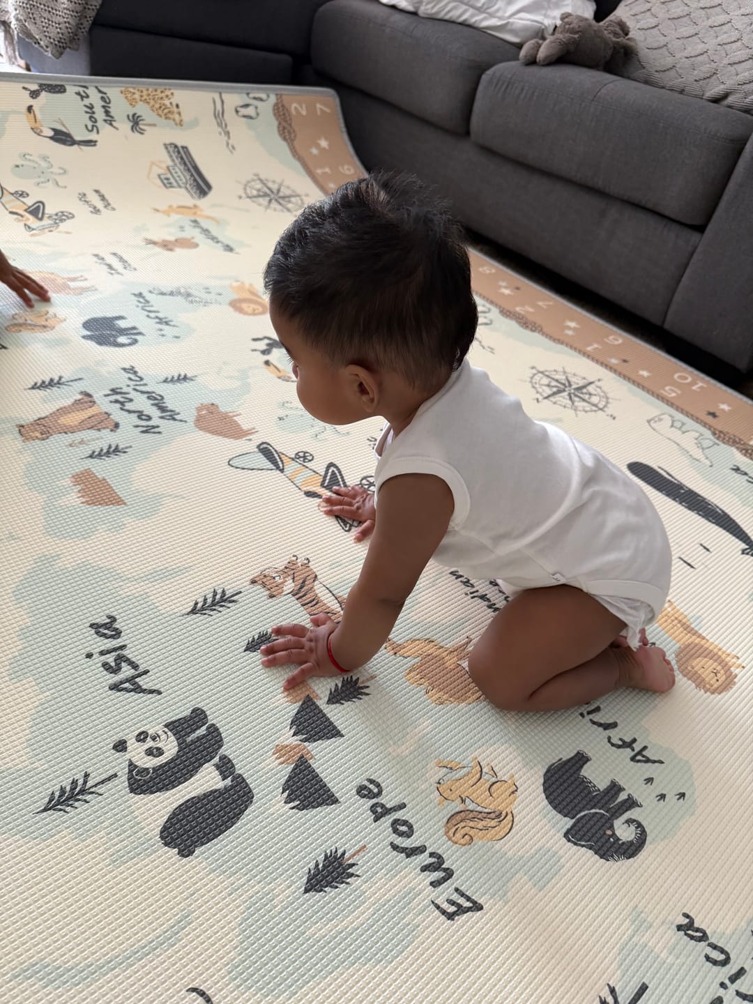Customer photo review of World Map/ Solid Grey Play Mat (Large)