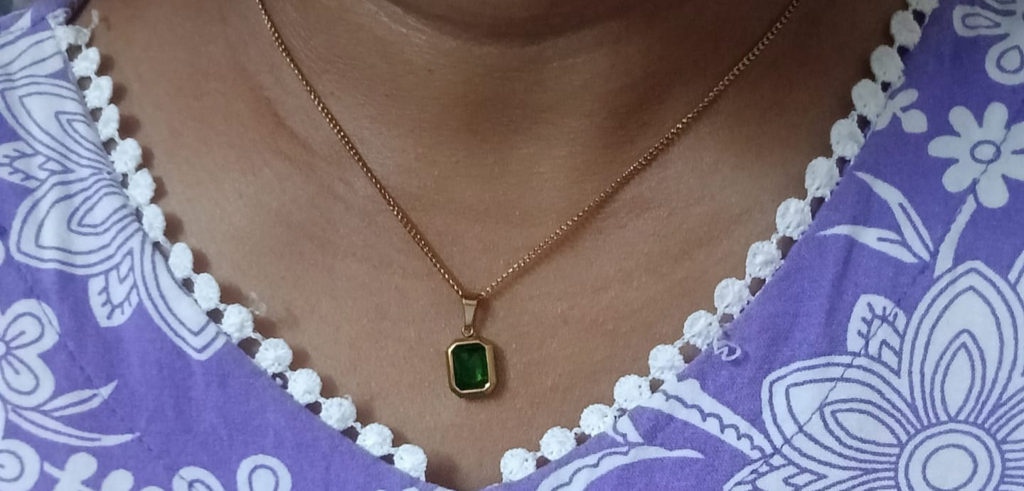 Customer photo review of Everyday Exquisite Green Stone Gold Necklace