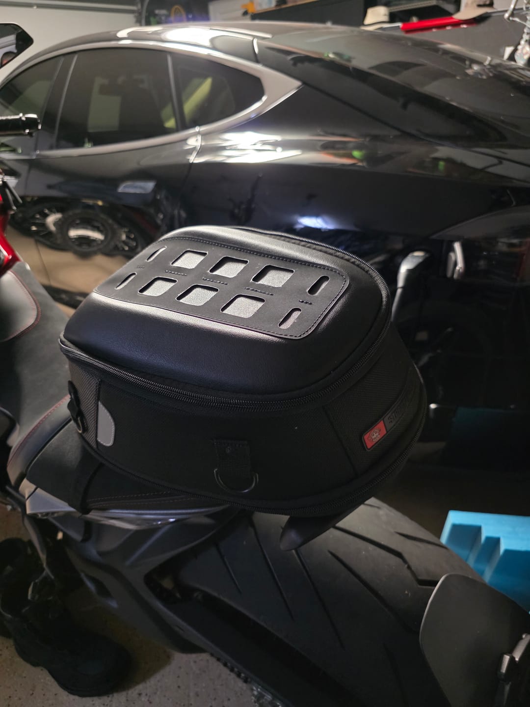 Customer photo review of 15L - Momentum Small Street/Sportbike Tail Bag