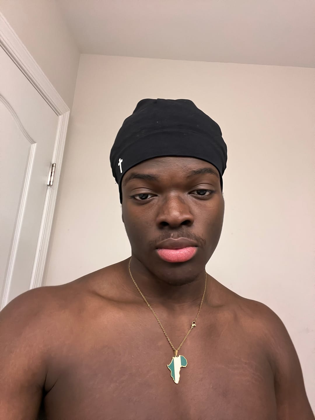 Customer photo review of Black Skull Cap