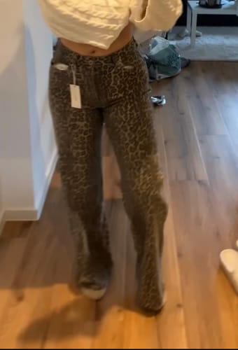 Customer photo review of Go Getter Straight-Leg Jeans - Leo