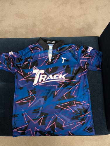 Customer photo review of TRACK - THEOREM SOLID - BOWLING JERSEY
