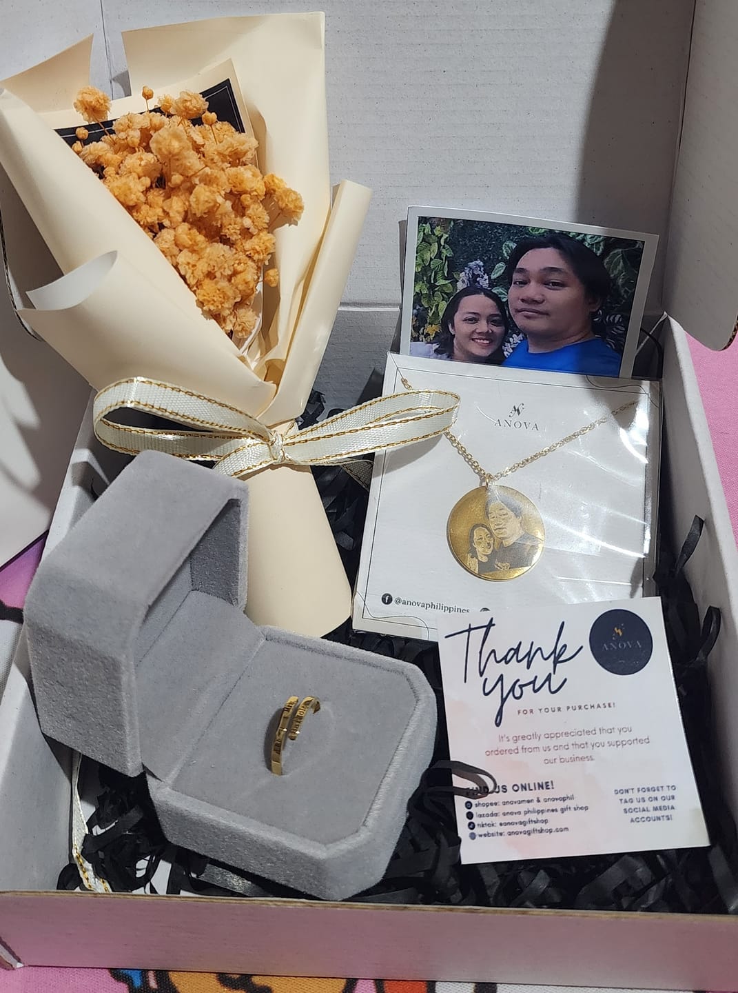Customer photo review of GIFT SET❤️Portrait Necklace + Promise Ring w/ mini Bouquet