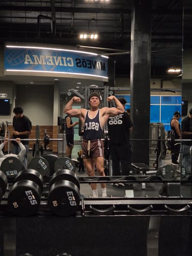 Customer photo review of SQUATTING SHORTS – ATHLETIC / BROWN