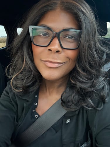 Customer photo review of Zury Sis Prime Human Hair Blend 13X4 Free Part HD Lace Front Wig - MELLY