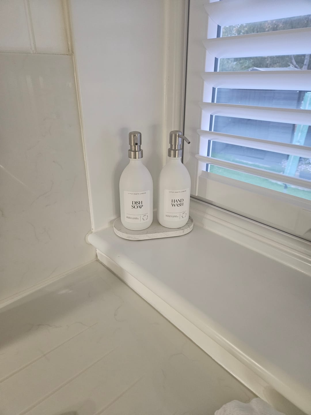Customer photo review of Set of 2 Milky White Glass Bottle 500 ML with Metal Pump & Small Tray (White Label)