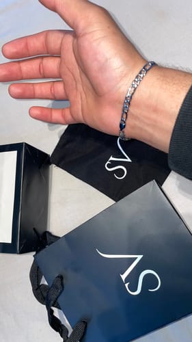 Reseña con foto de un cliente sobre Pulsera Fígaro 5mm