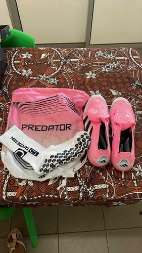 Customer photo review of Predator 25 Elite Fold-over Tongue FG Beckham - Rose/Bleu/Noir/Argent