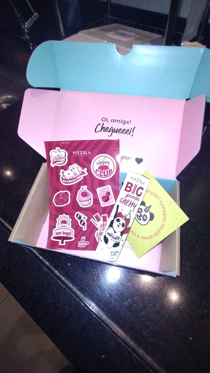 Customer photo review of Máscara para Cílios Big No Panda Cherry - Bordô