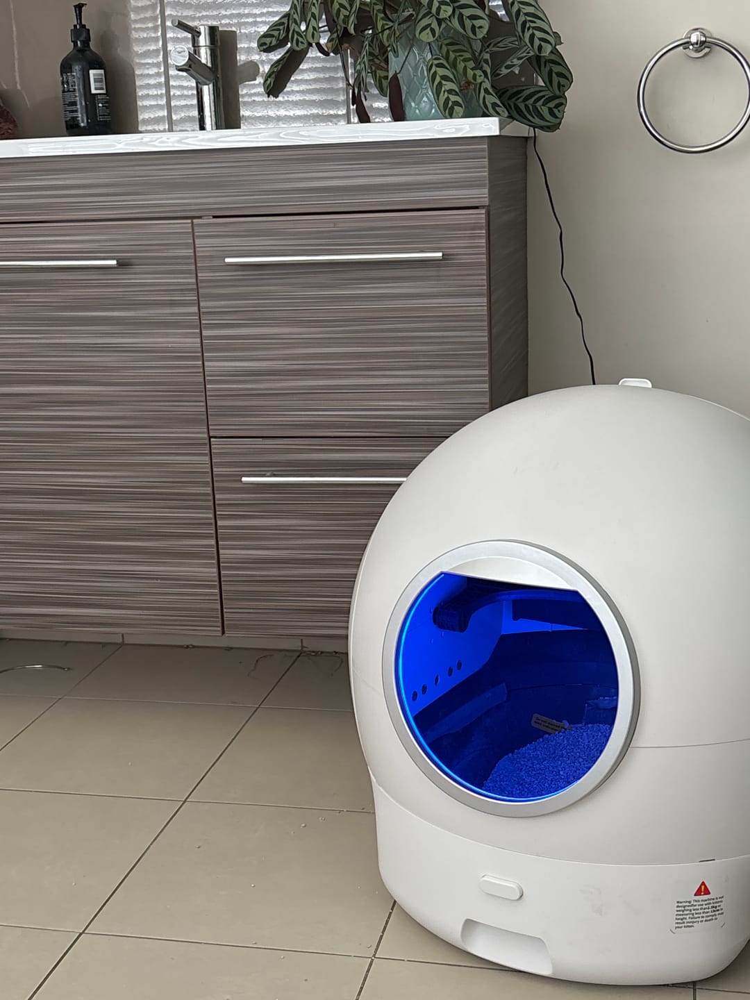 Customer photo review of AutoClean Max Automatic Self Cleaning Cat Litter Box