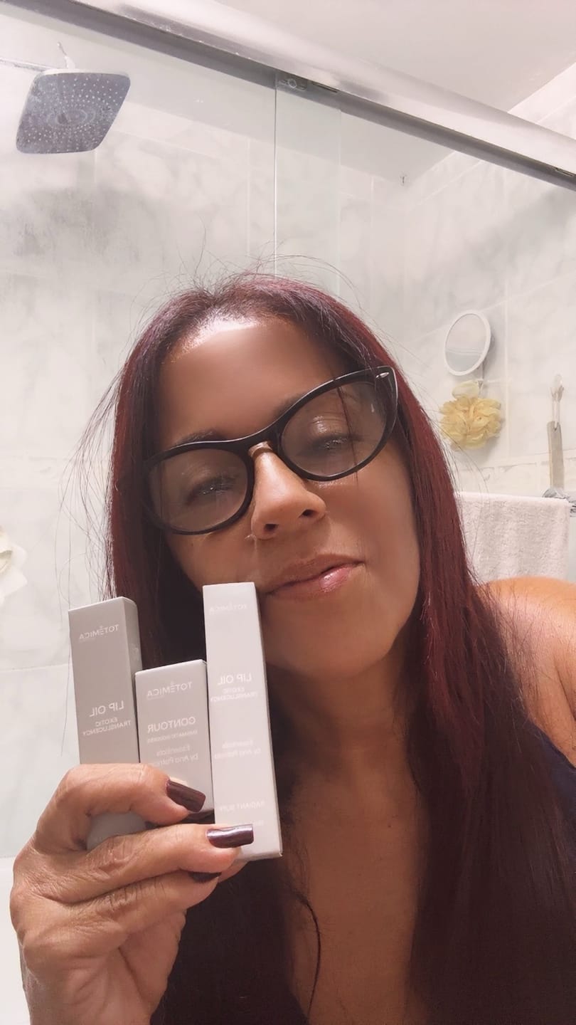 Customer photo review of Totemica Contour Stick Enigmatic Goddes