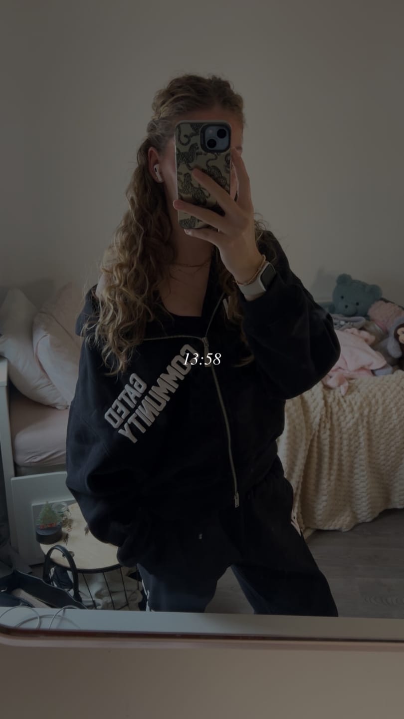 Customer photo review of GATED COMMUNITY ZIP HOODIE BLACK