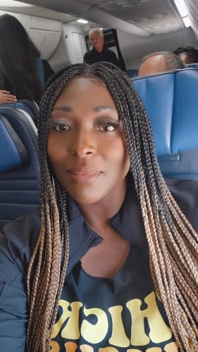 Customer photo review of Outre Pre-Braided Glueless HD 13X4 Lace Front Wig - KNOTLESS SQUARE PART BRAIDS