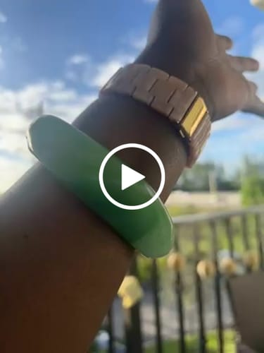 Customer video review of KIWI BANGLE