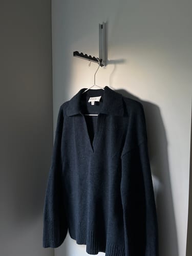 Customer photo review of Holder til kleshenger over dør sort