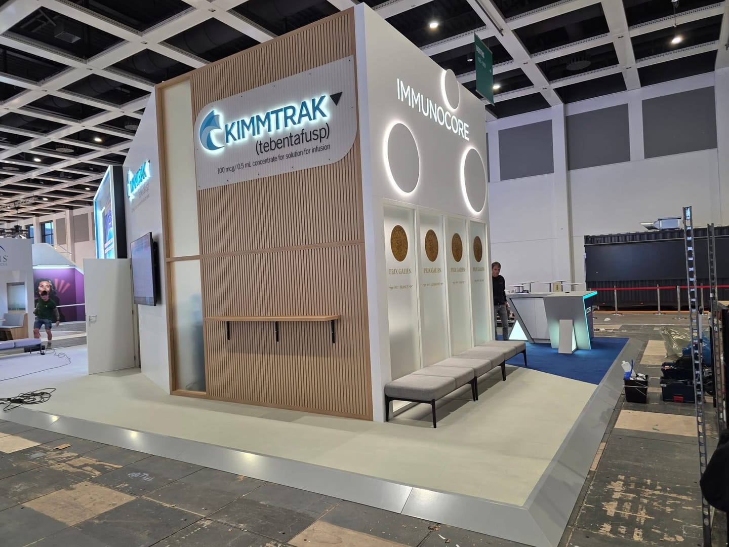 Customer photo review of AkuPanel Naturel Eiken-Hout met Grijs Vilt | 240cm x 60cm | 3-zijdig écht houtfineer