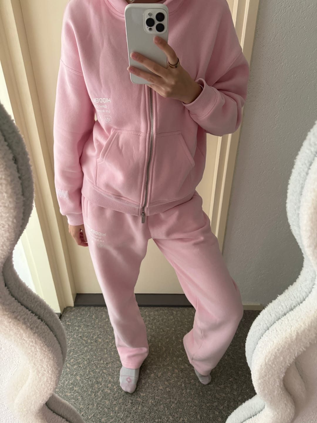 Customer photo review of LABEL STRAIGHT LEG SWEATPANTS LIGHT PINK