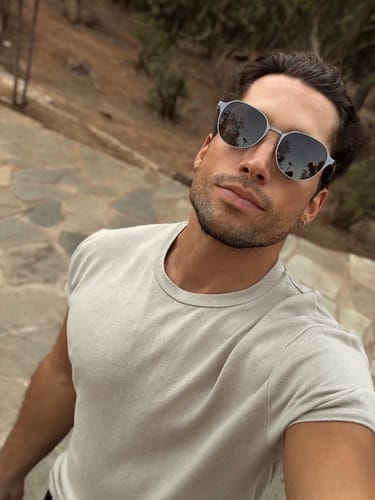 Customer photo review of Calvin | Oval Titanium Magnetic Clip-on Eyeglasses Sunglasses | ZanyLen