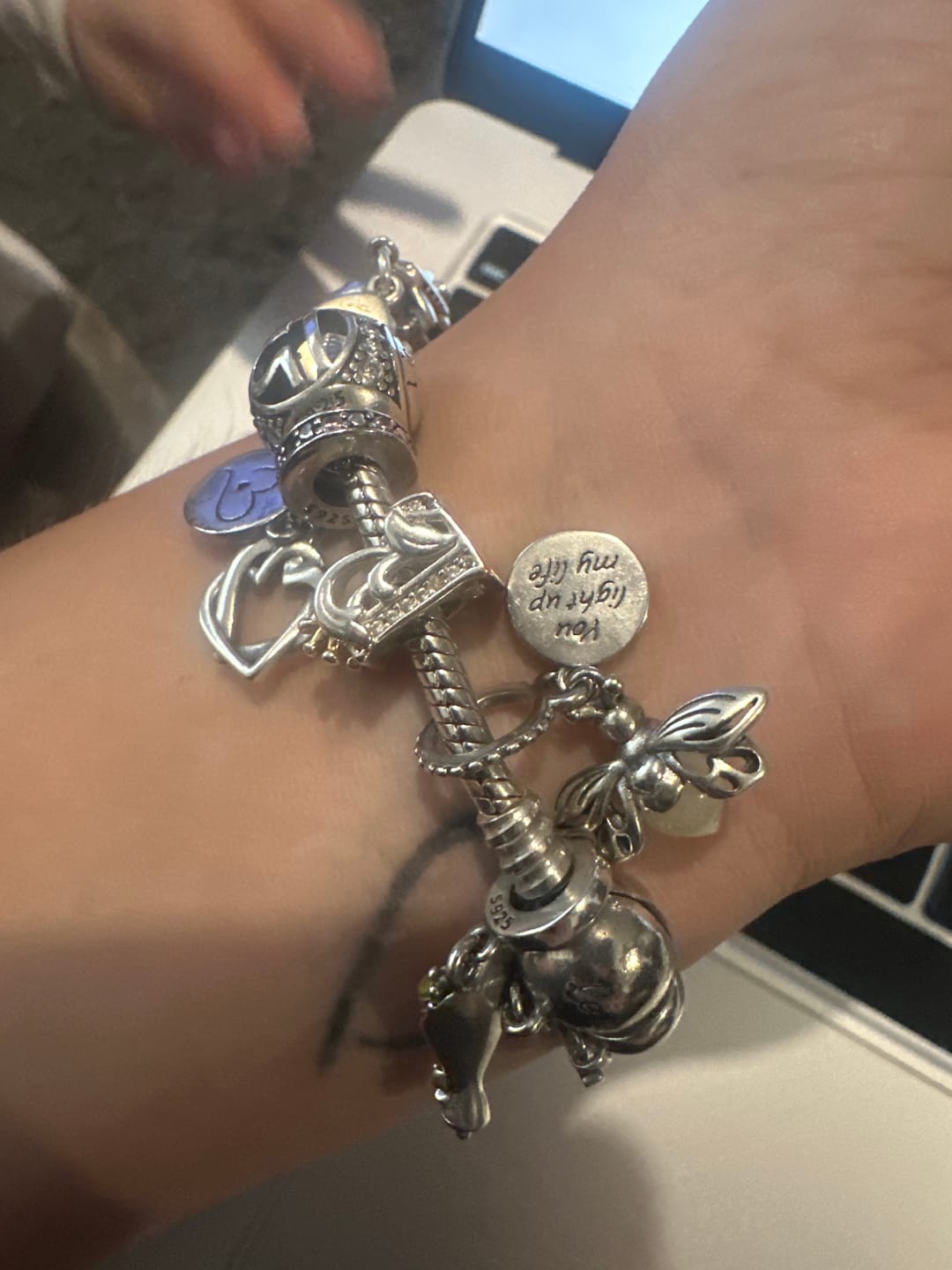Customer photo review of Charm Luciernaga Evangeline "Iluminas Mi Vida" Fluorescente