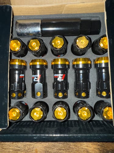 Customer photo review of MaxGuard R40 Racing Composite Lug Nuts