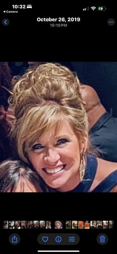 Customer photo review of JuvaBun Messy Bun