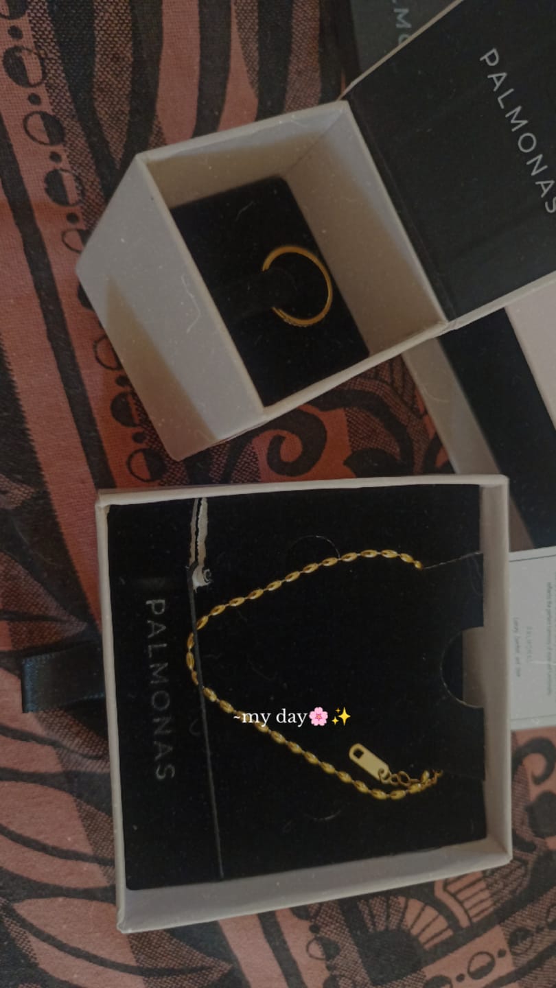 Customer photo review of Sparkling Serenity Gold Ring