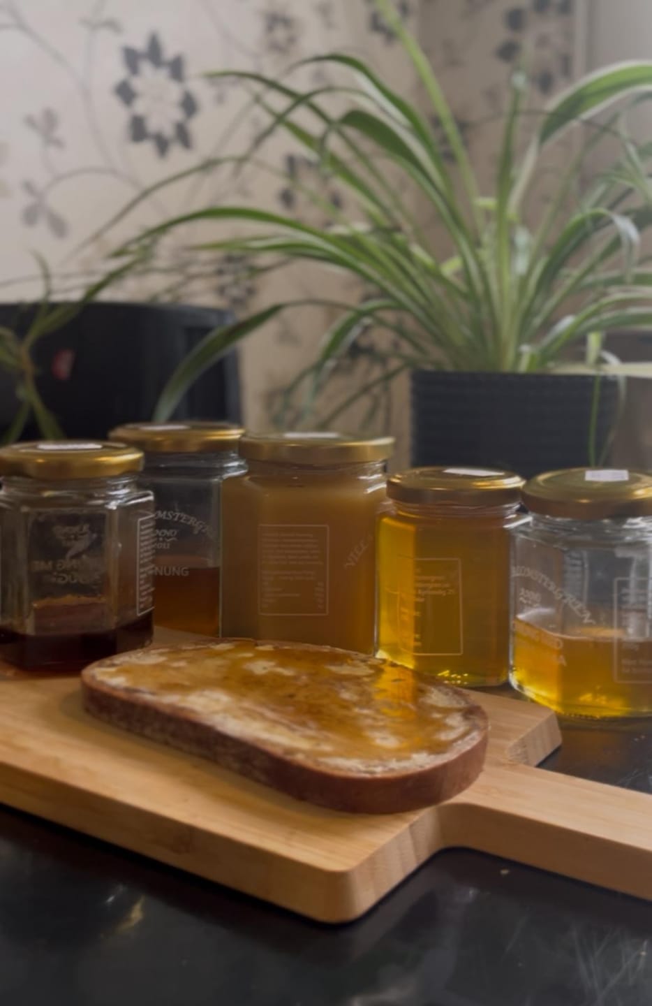 Customer photo review of Höstens honungspaket – 5 burkar + honungspinne & fri frakt! 🍯🍂