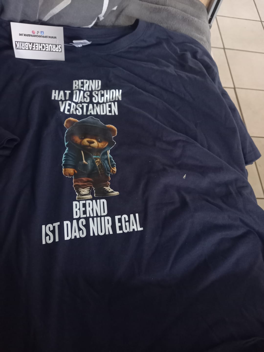 Customer photo review of VERSTANDEN TEDDY (personalisierbar) | Premium Shirt Unisex