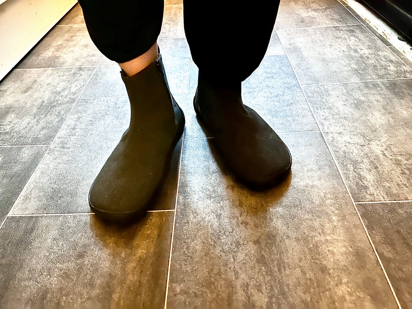 Customer photo review of Vaistoa Kajo | Barefoot Chelsea Boots