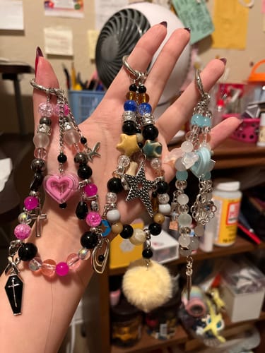 Customer photo review of Ten Thousand Escape Plans Series Phone Chain Blind Box