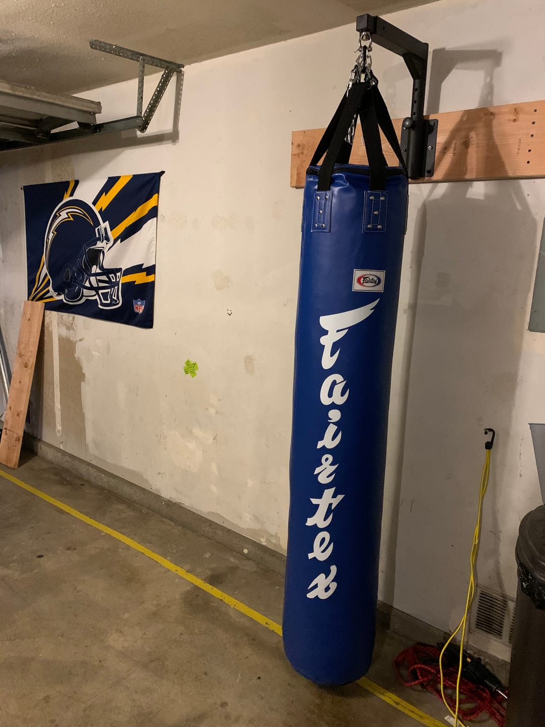 Customer photo review of Fairtex HB6 6 Ft. Banana Bag Punching Bag for Muay Thai, Boxing, Kickboxing, MMA (Unfilled)- 14.17" W x 70.87" H