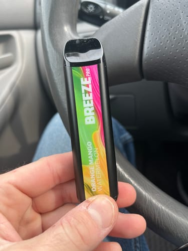 Customer photo review of Breeze Pro Disposable Vape