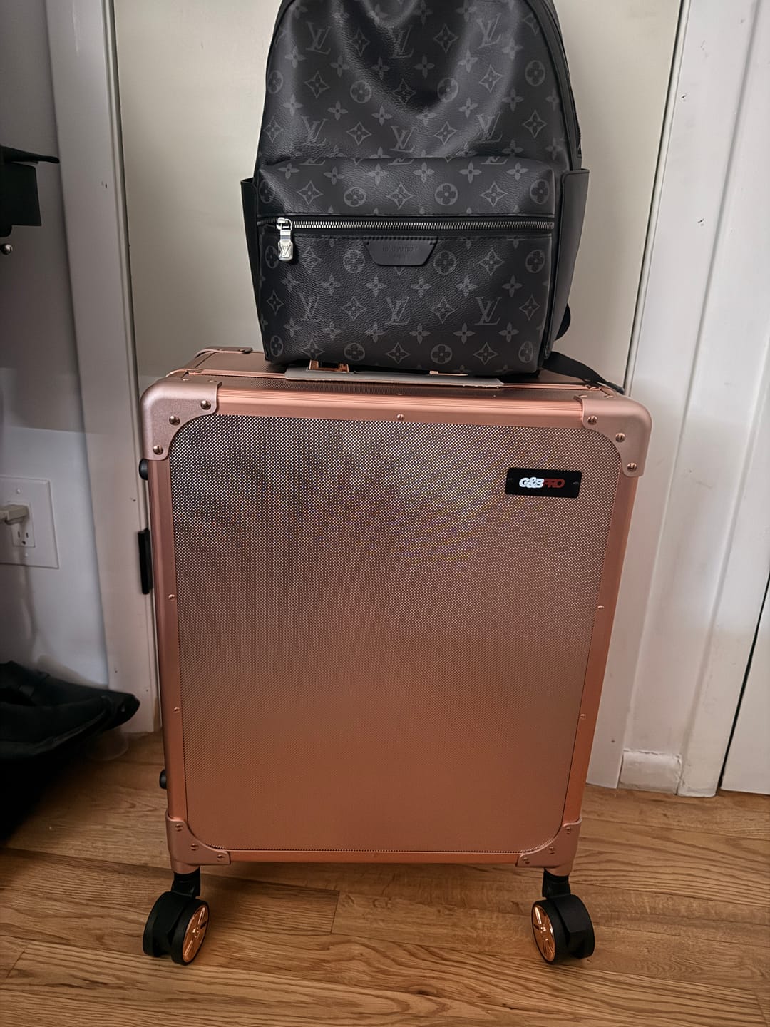 Customer photo review of Roller Elite Mobile Workstation with LED Mirror & Extending Tray System – OG Black