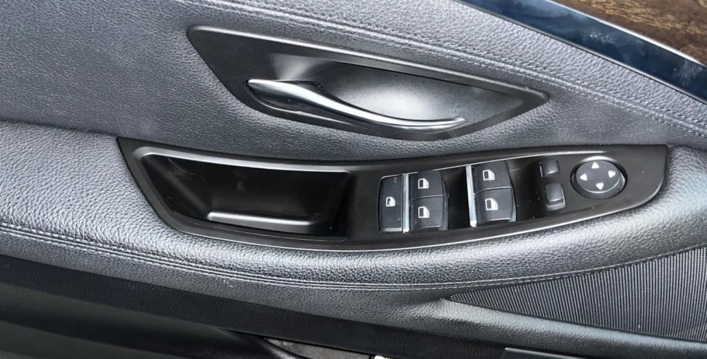 Customer photo review of For BMW 5 Series F10/F11 Inner Door Handle Cover Set – No-Disassembly Fix for Sticky/Melting Handles (2011–2017)