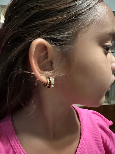 Customer photo review of 14k helen studs