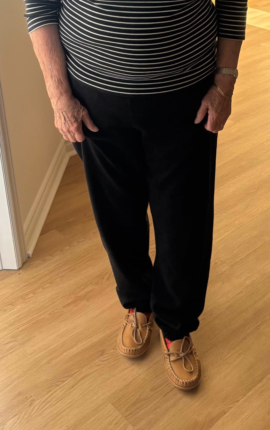 Customer photo review of Women's Wide Leather Moccasins