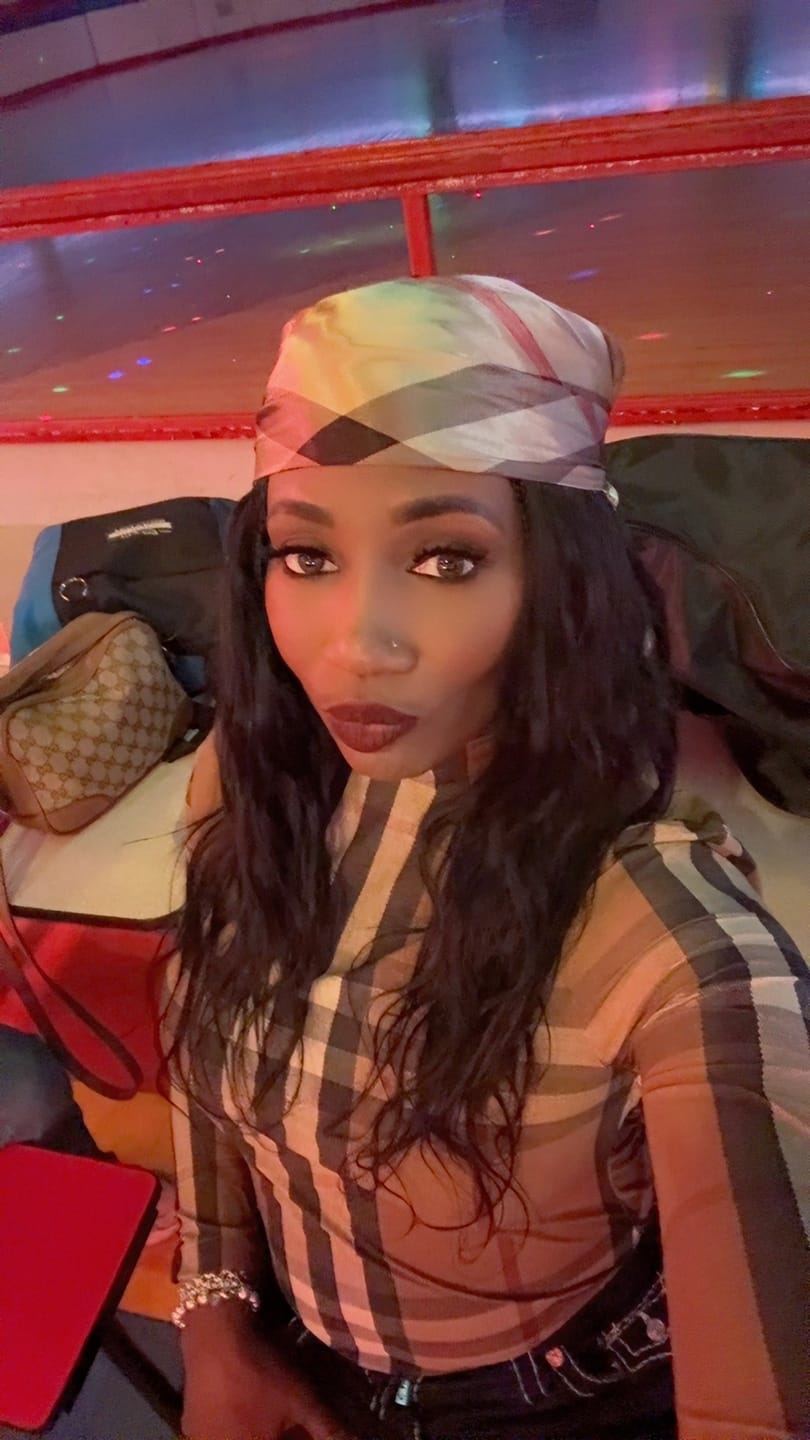 Customer photo review of Michelle - Salon-Style Glueless Miracle Braided Wig Pre-Bleached Swiss HD Full Lace Boho Box Braids Bora Bora Human Hair Body Wave Curls