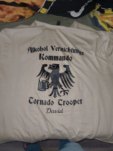 Customer photo review of ALKOHOL VERNICHTUNGS KOMMANDO - Personalisierbares T-Shirt