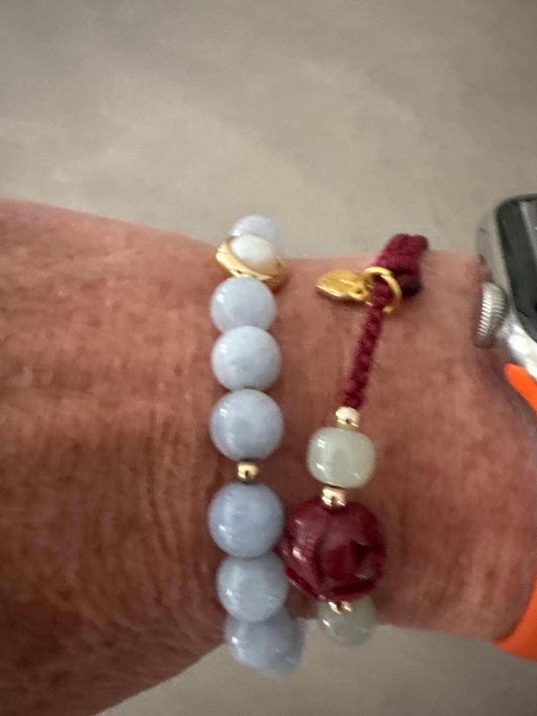 Customer photo review of Buddha Stones, natürlicher Zinnober, chinesisches Sternzeichen, Hetian-Jade, Fu-Charakter, Glücksseil-Armband