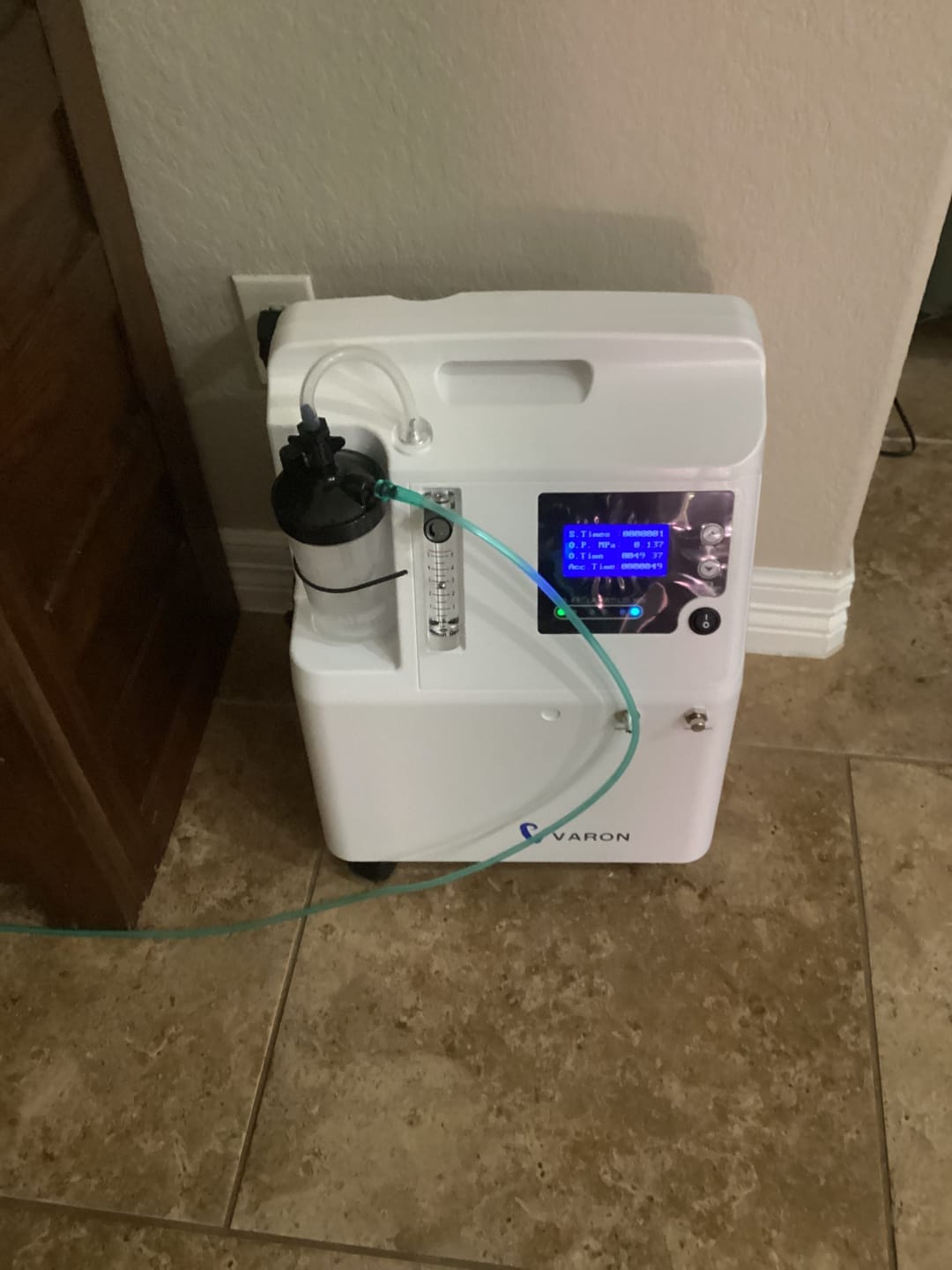 Customer photo review of VARON 5L Premium Home Oxygen Concentrator Serene 5