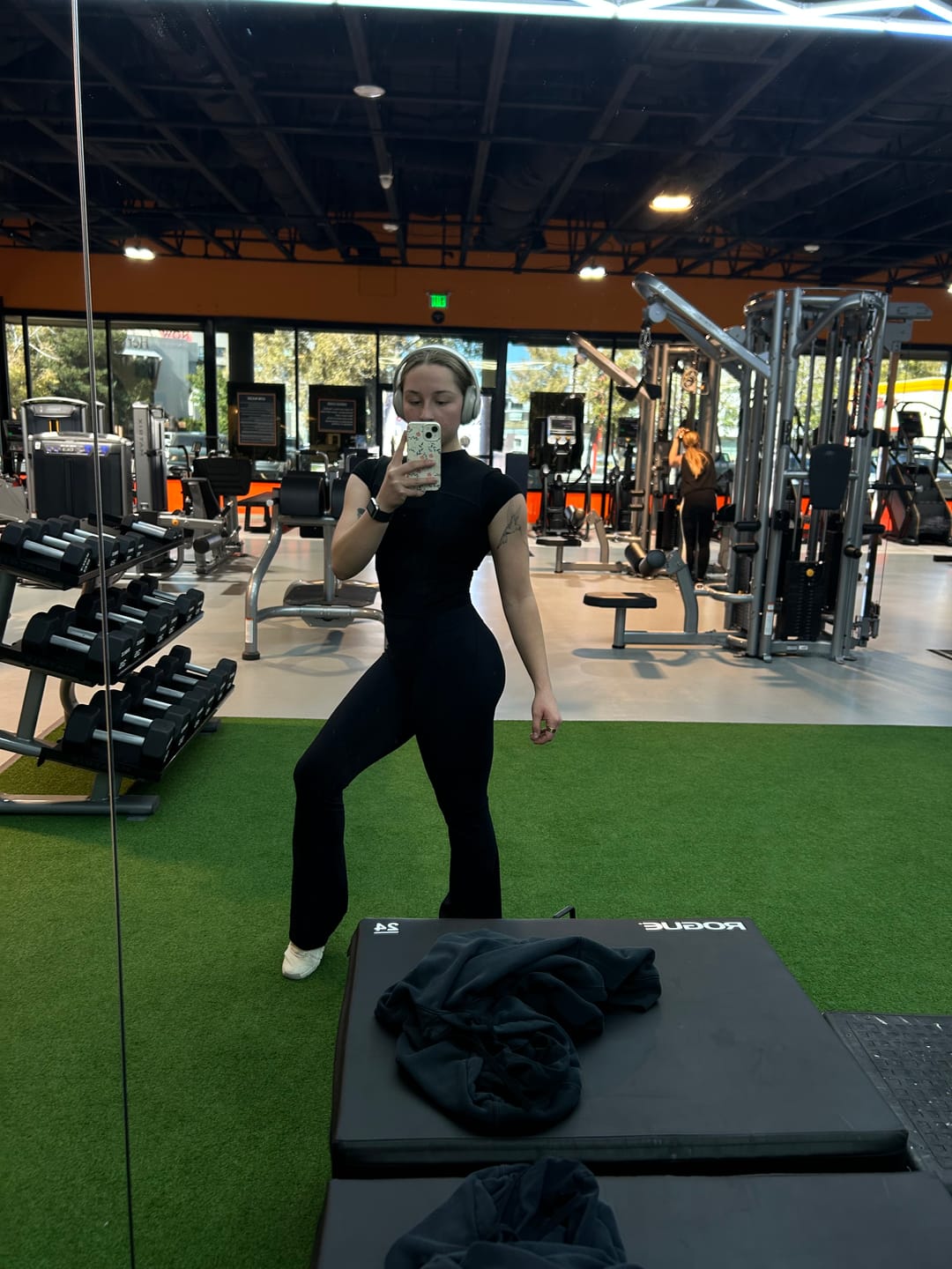 Customer photo review of W285 - Elevate flare leggings