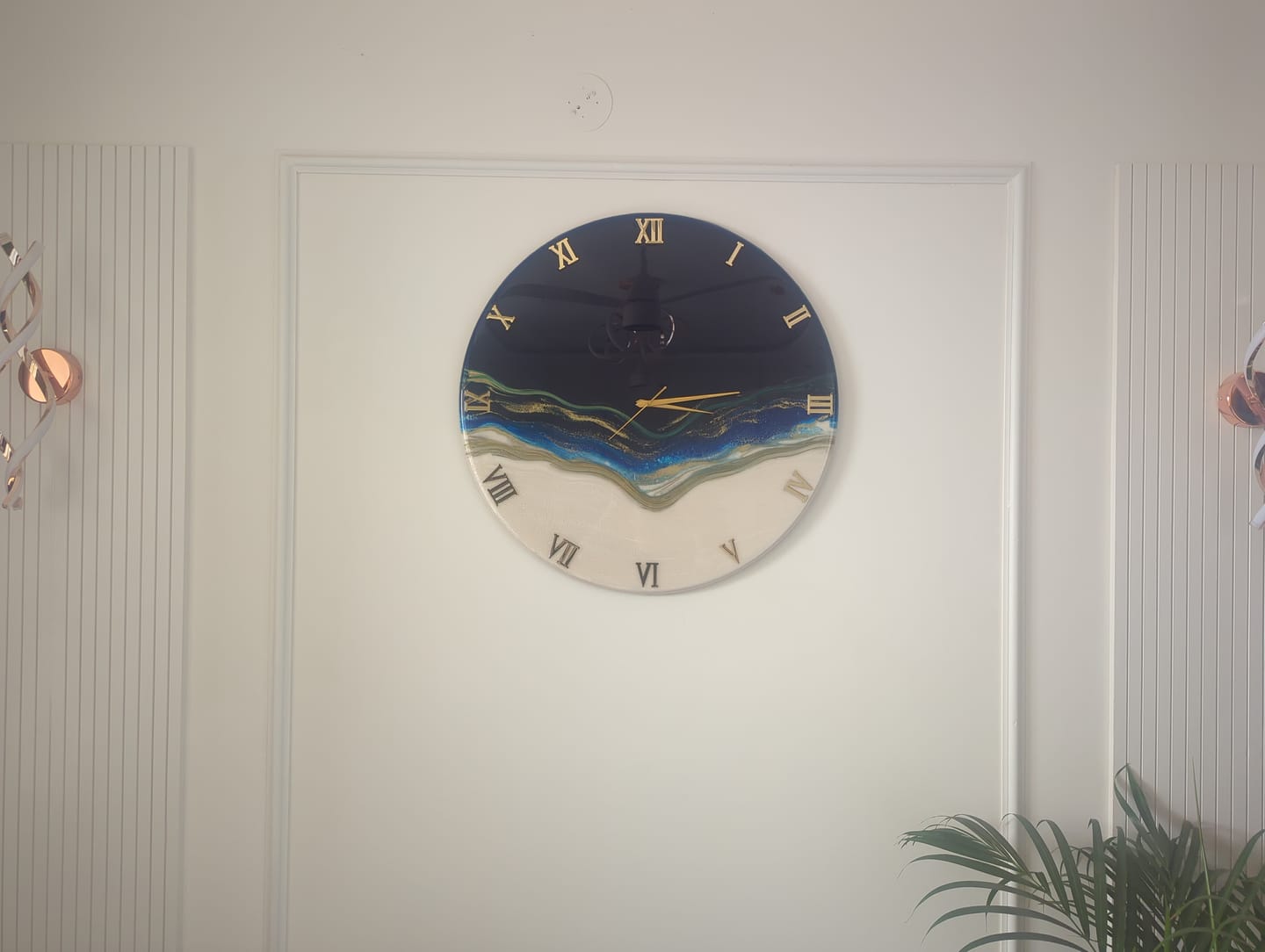 Customer photo review of Ticking Thunder Silent Resin Wall Clock (Royal Blue)