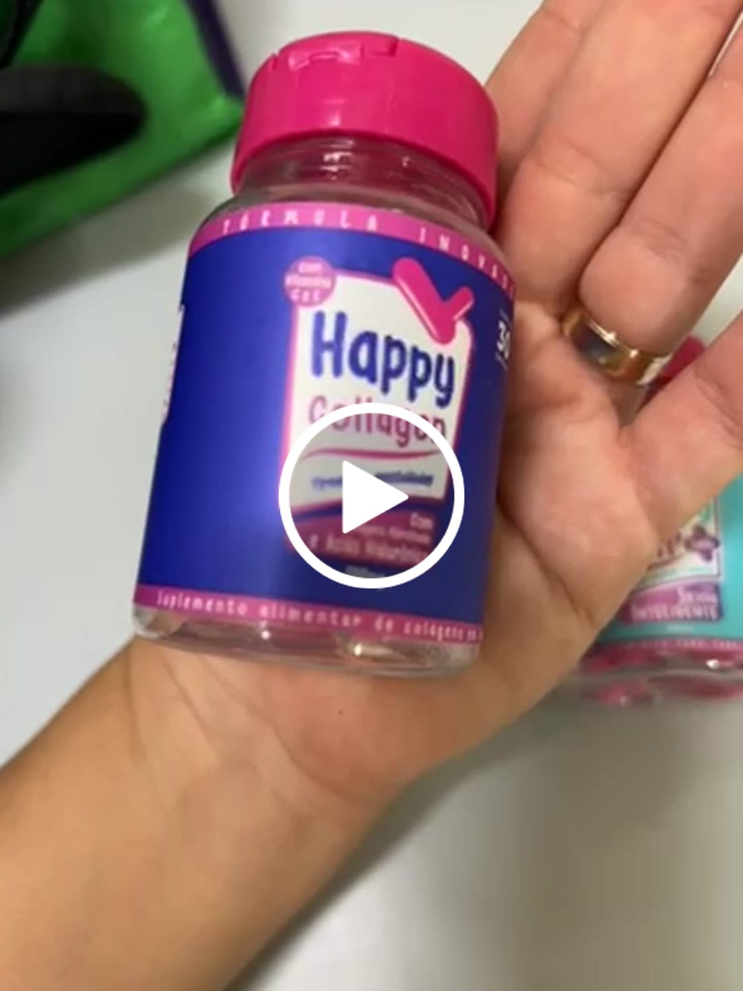 Customer video review of Happy Hair 6 Potes + 6 Potes Grátis + 2 Colágenos + 1 Melatonina (Total 15 Potes)