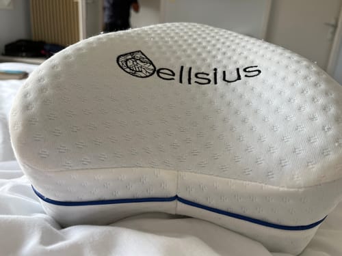 Avis photo d'un client sur Coussin Orthopédique Genoux Cellsius - Le secret d'un sommeil sans douleur