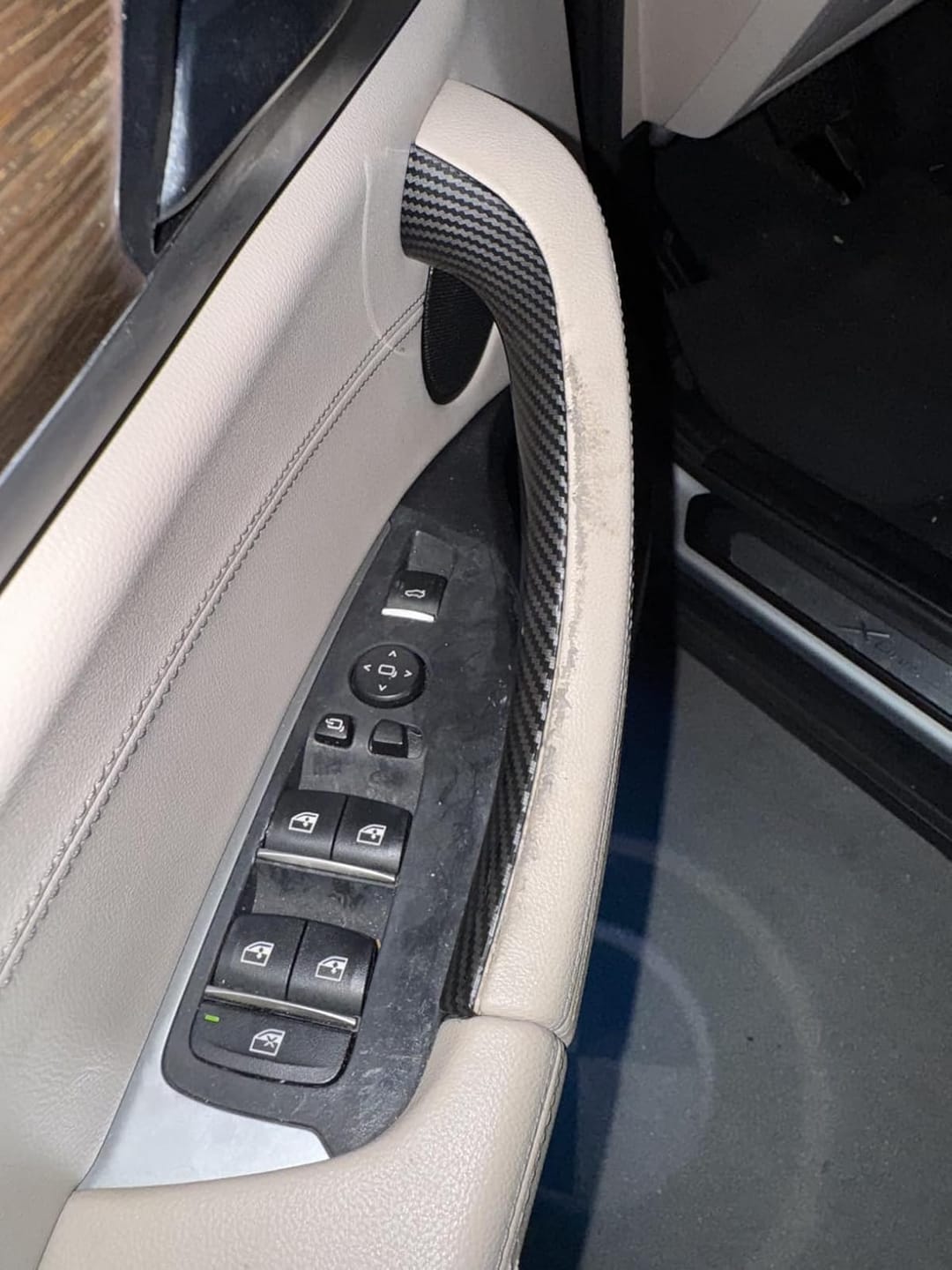Customer photo review of SPCRSO Door Handle Covers Compatible with BMW X3 G01 X4 G02 2018–2024, 2PCS Interior Pull Handle Cover Trim Set, Left & Right Side Anti-Melt Overlay Upgrade