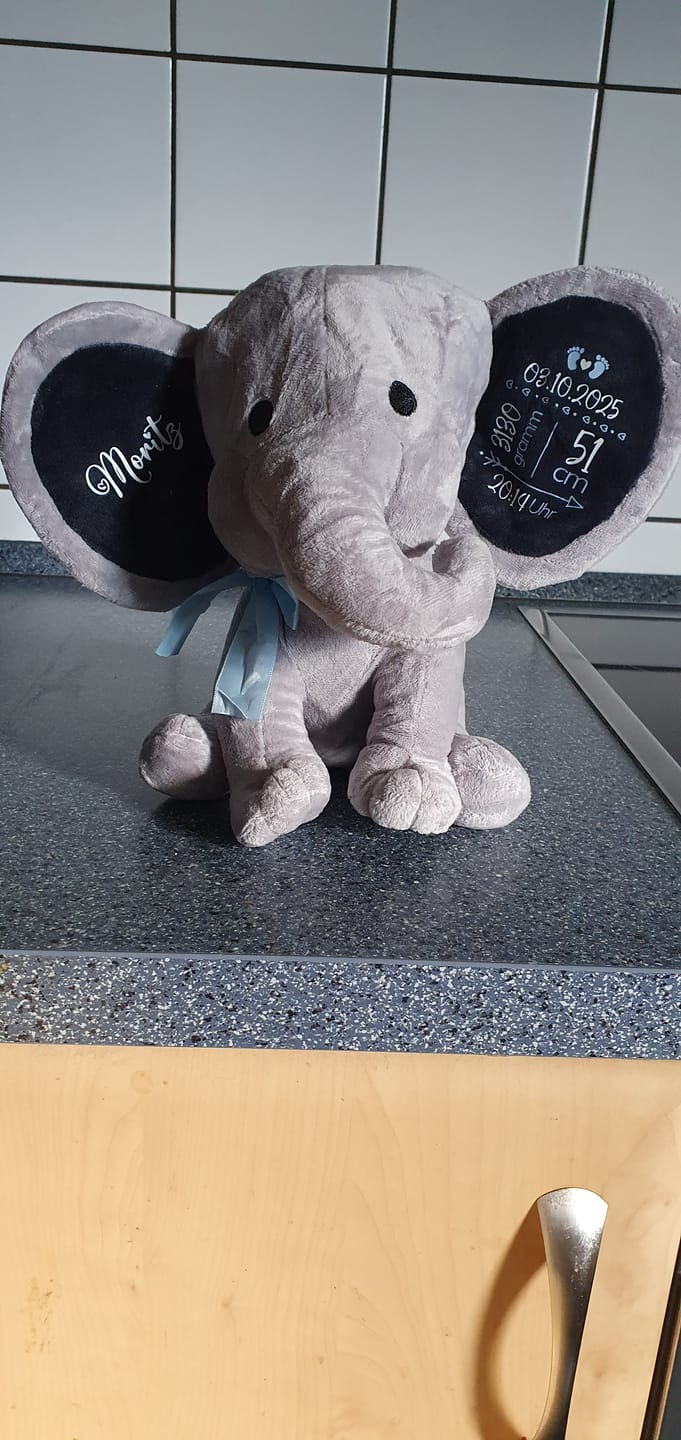 Customer photo review of Kuschel Elefant - Baby-Stofftier