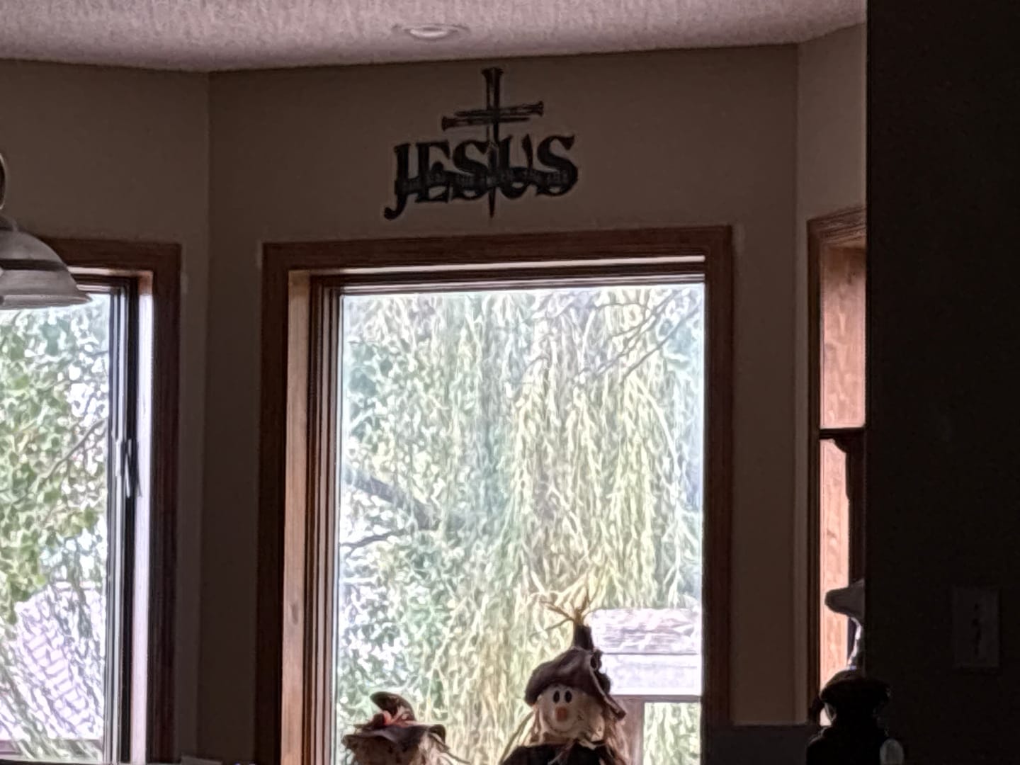 Customer photo review of Christianartworkshop Faithful Jesus & Cross Design Metal Wall Decor Home Decoration