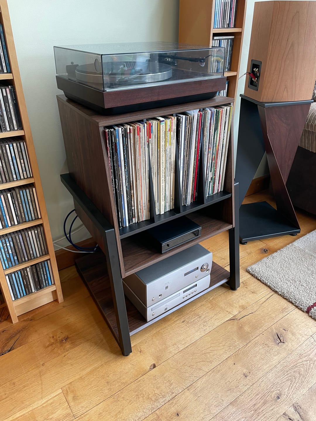 Customer photo review of Eiffel RS Record Player Stand