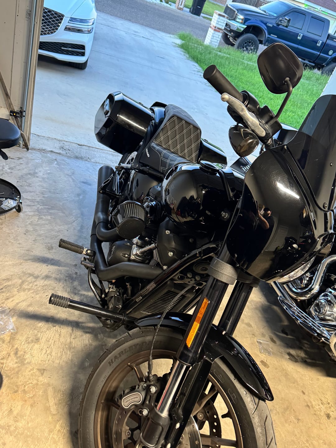 Customer photo review of 32L - Darkin Large Quick Mount Painted Hard Saddlebags for Harley Softail Low Rider S FXLRS